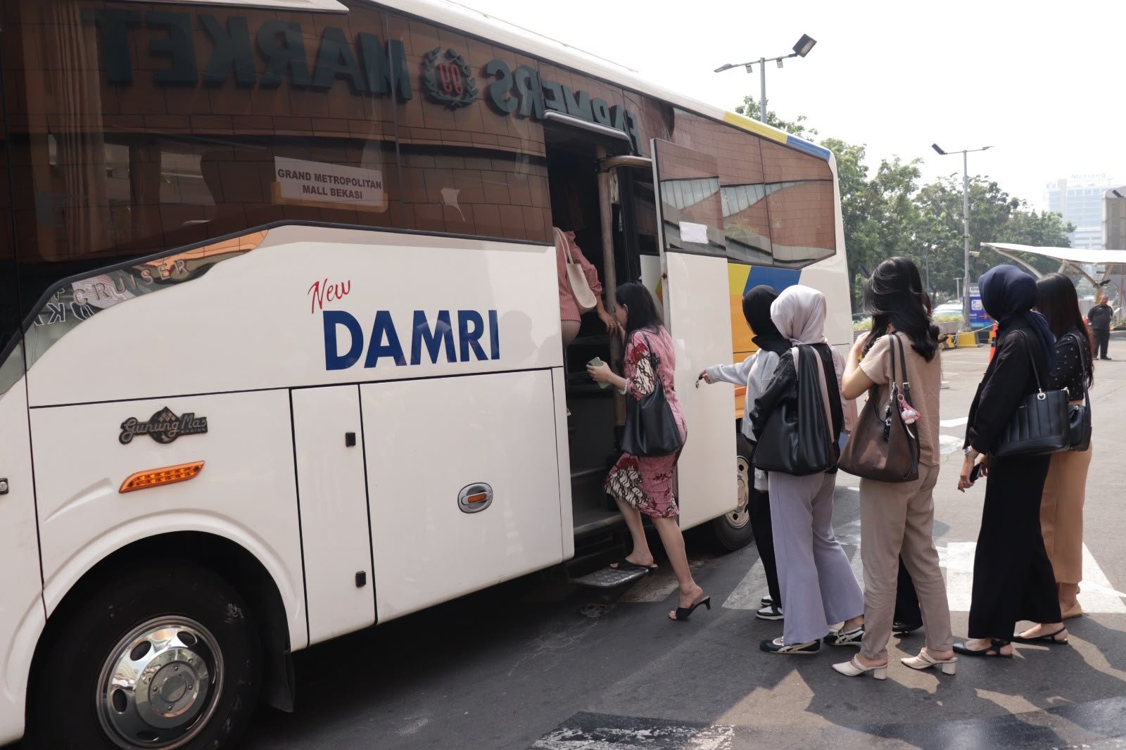 Jadwal Damri Grand Metropolitan Bekasi ke Bandara Soetta
