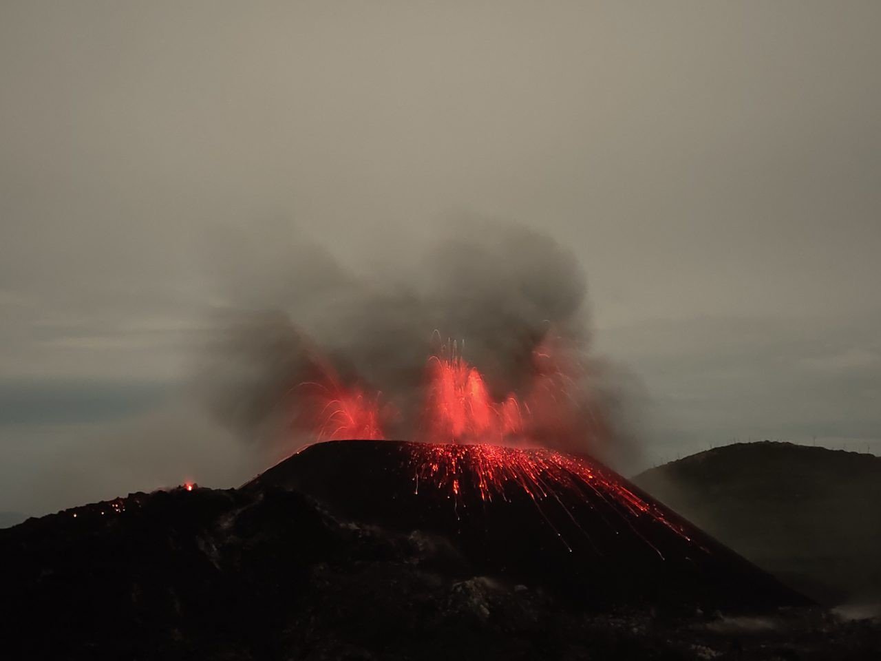 Waspada! 5 Gunung Api di Indonesia Berstatus Siaga